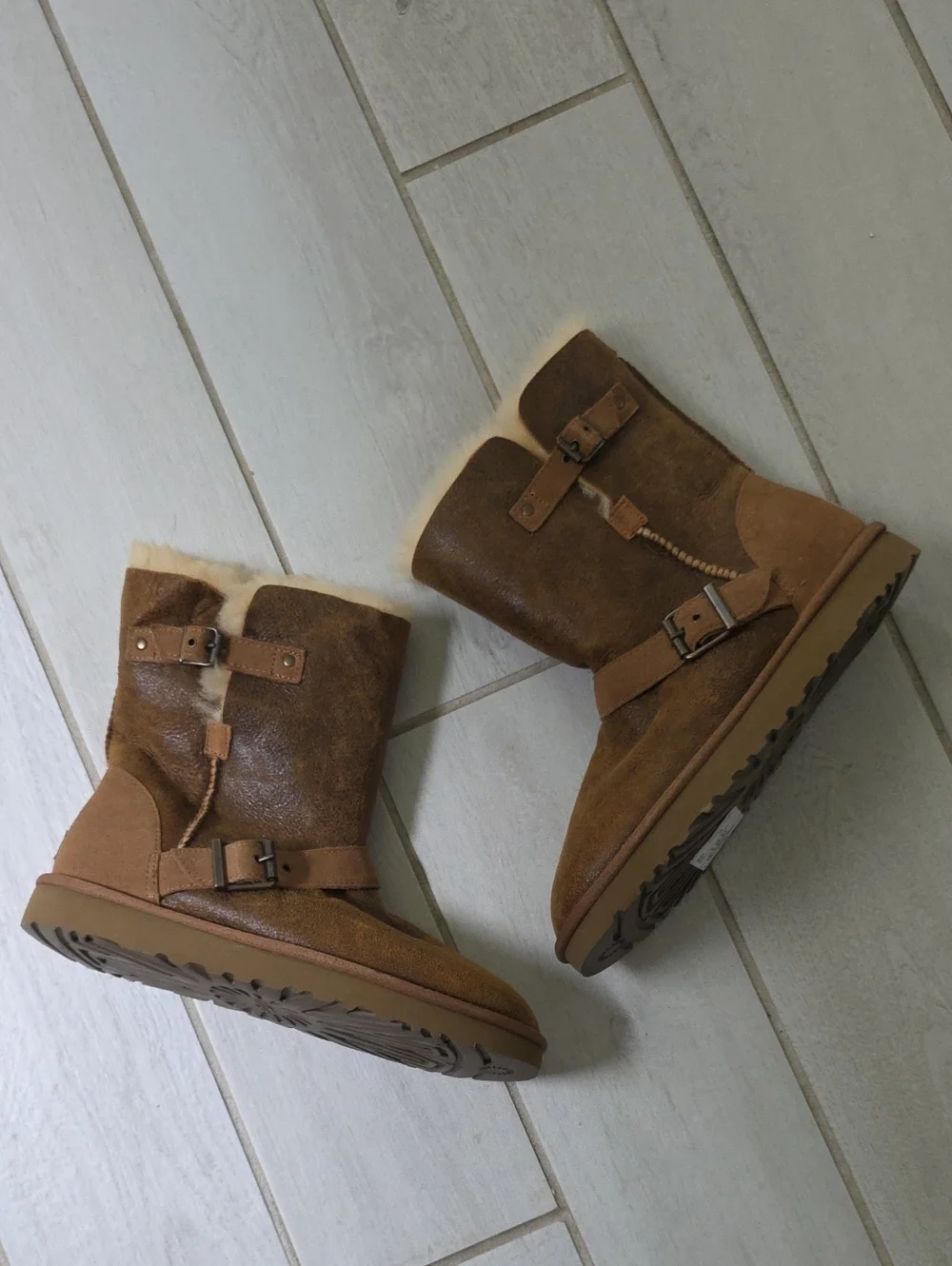 New UGG Women's Classic Short Dylyn Boots Size 10 Brown